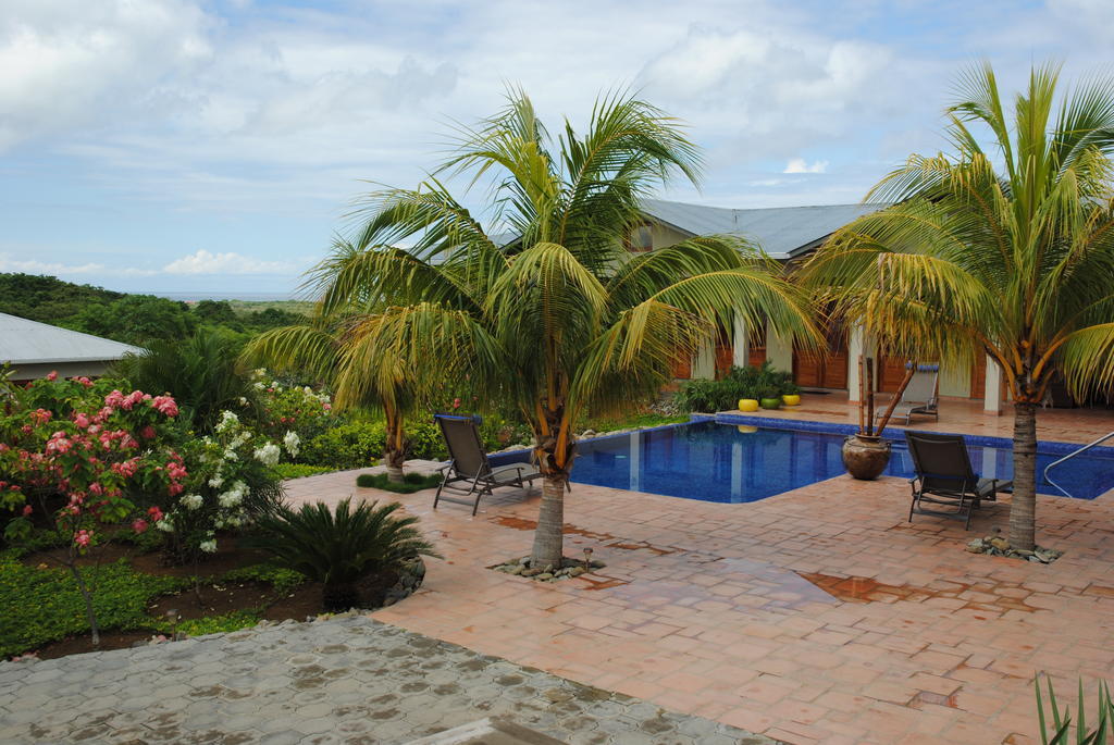 Soma Surf Resort Tola Extérieur photo