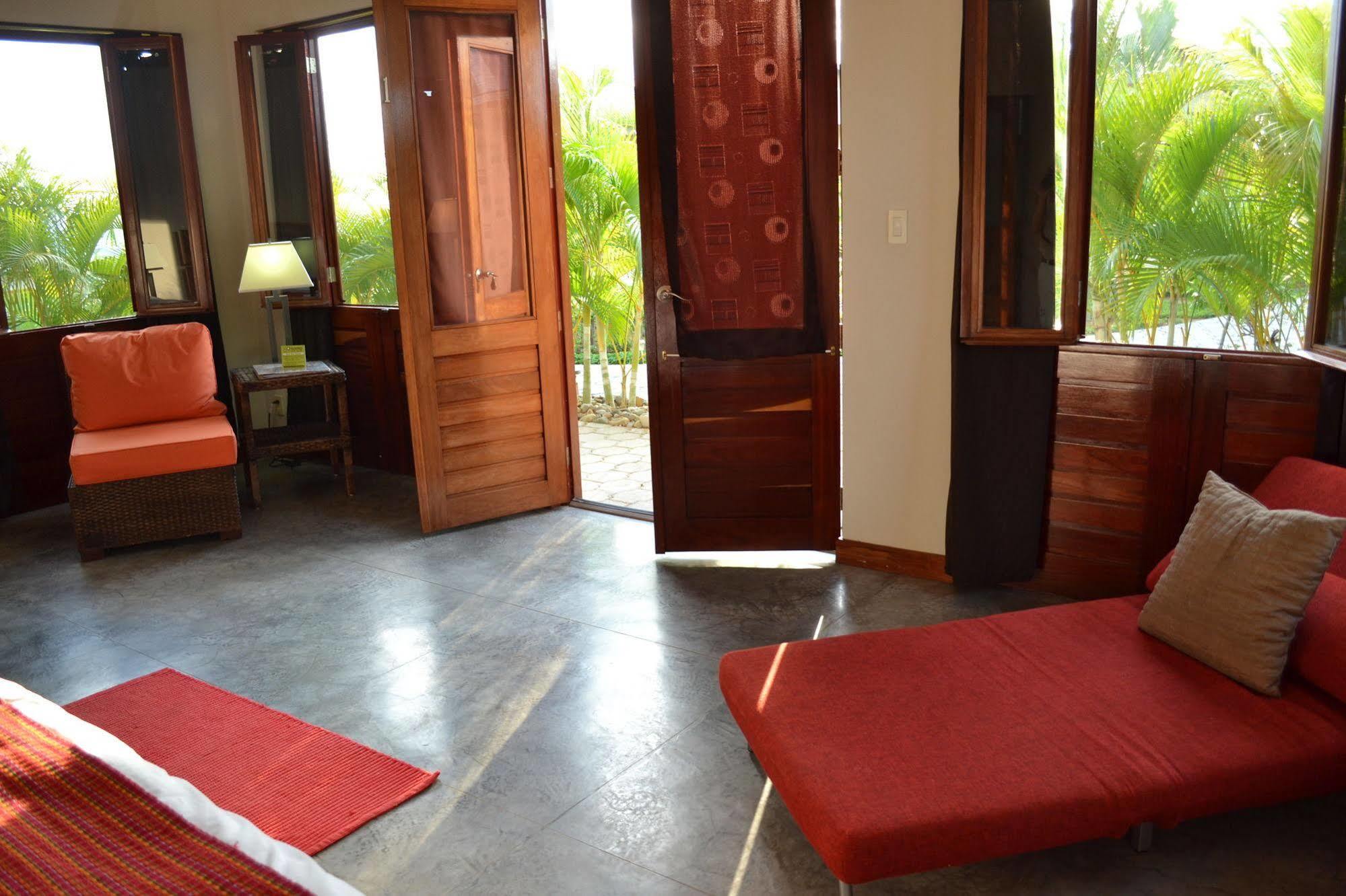 Soma Surf Resort Tola Extérieur photo