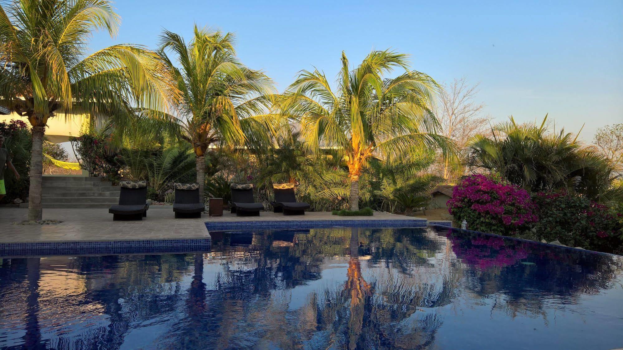 Soma Surf Resort Tola Extérieur photo